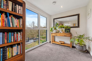 2nd Floor Landing- click for photo gallery